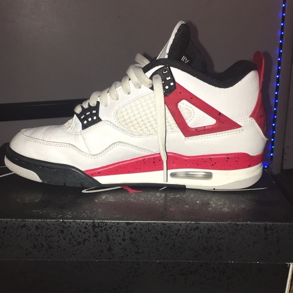 Jordan’s size (8.5)